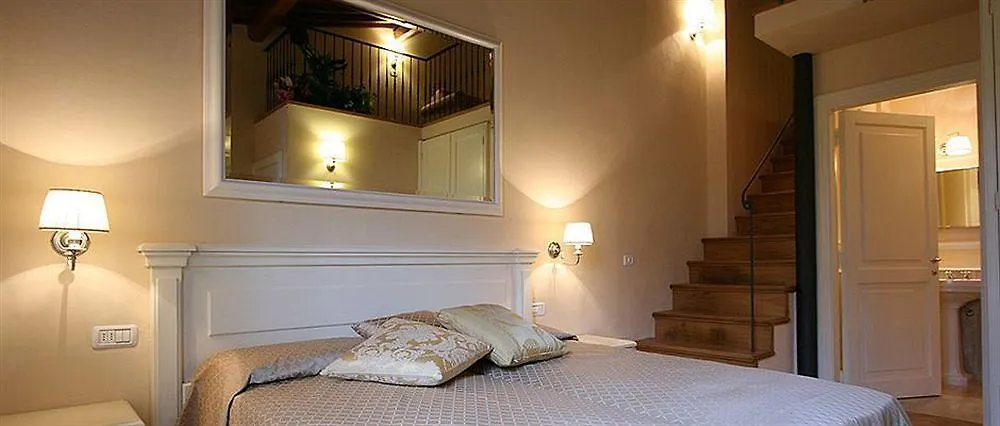 Aparthotel Granduomo Charming Accomodation Florenz